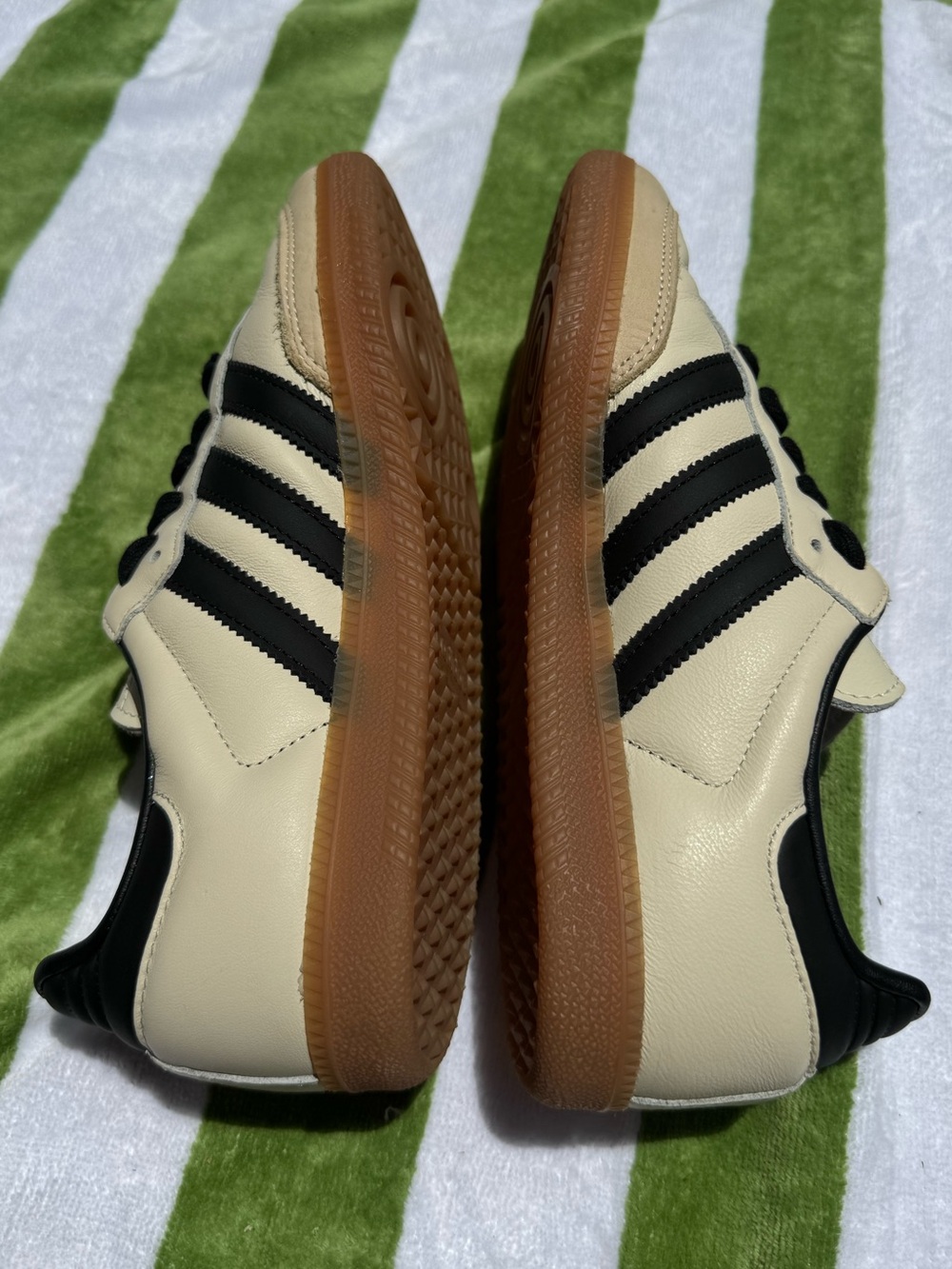 Adidas OG Samba 8 Sneakers in Cream White & Core Black Sand Strata Gum Sole - Picture 5 of 11